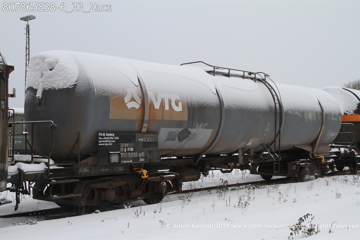 807865838-6_33_Zacs.JPG